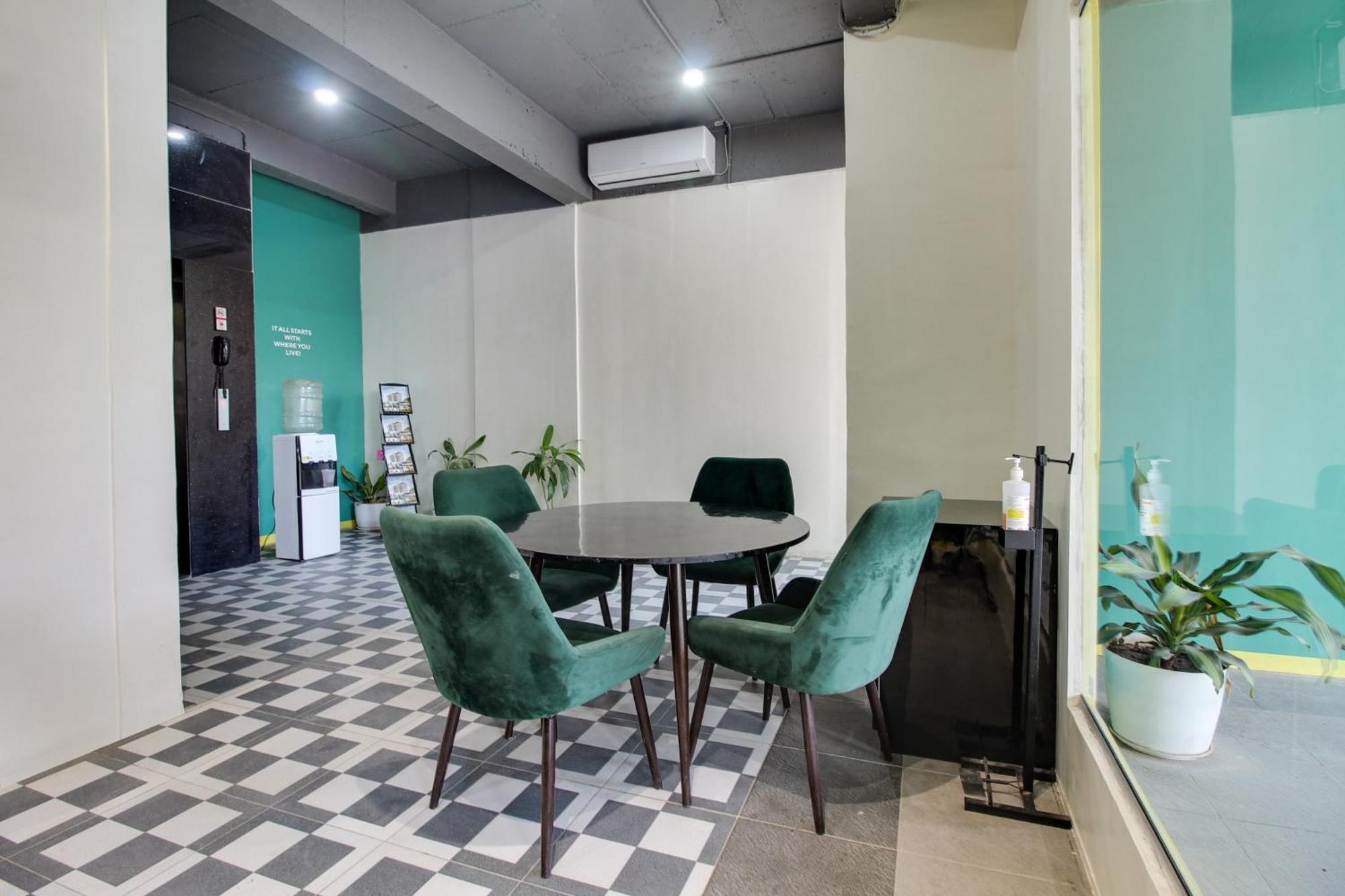 Super Oyo Townhouse 1237 Balewadi Hotel Meribel Village Exterior photo