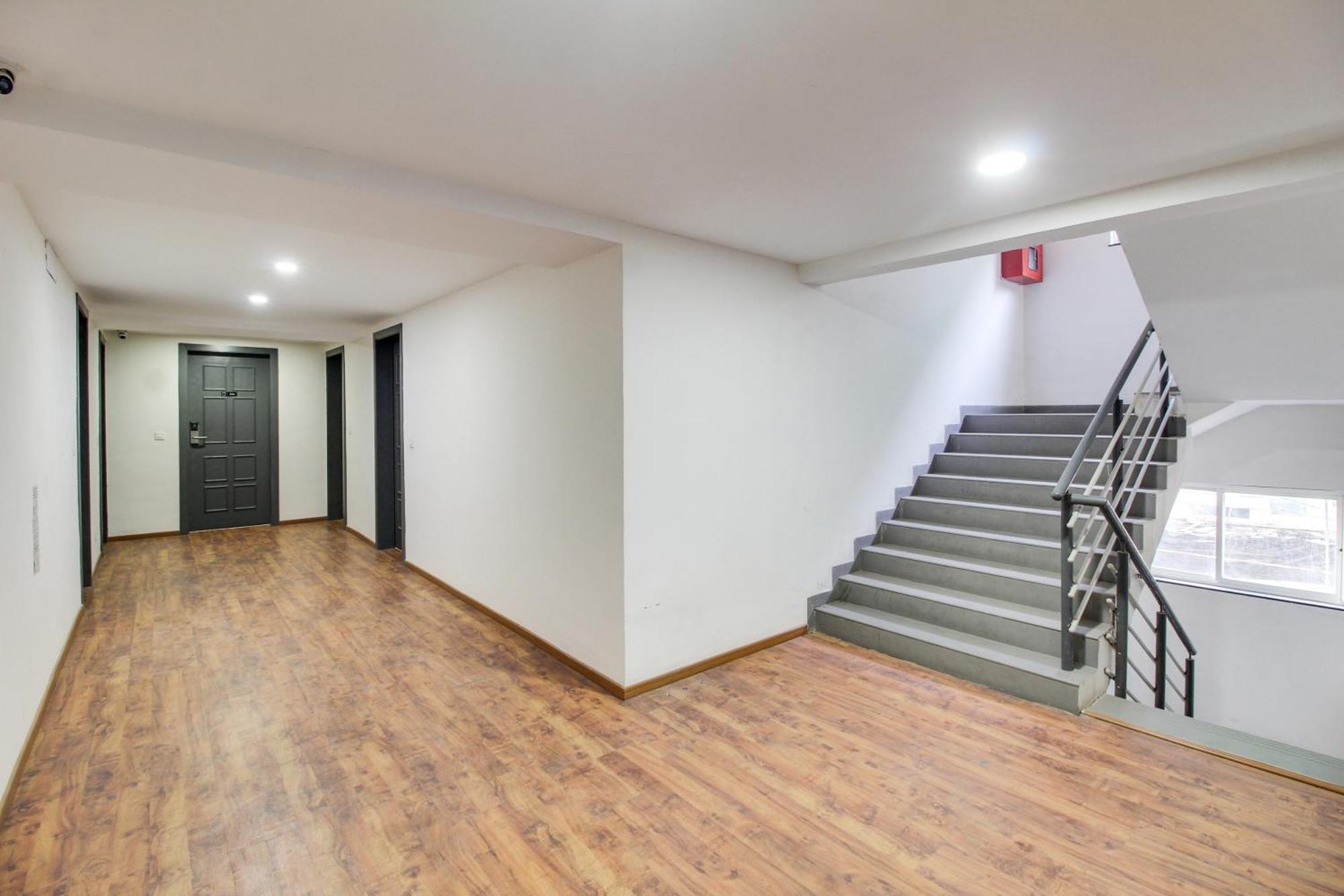 Super Oyo Townhouse 1237 Balewadi Hotel Meribel Village Exterior photo